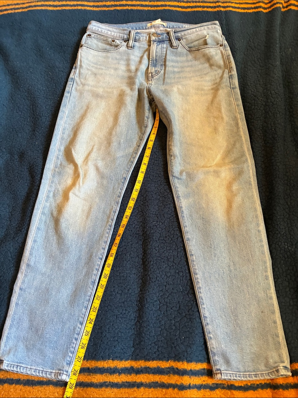 Madewell Men's Faded Light Blue Relaxed taper Jeans